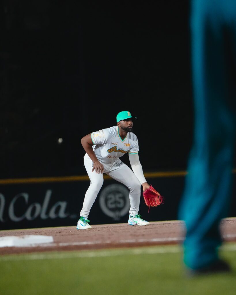 Este miércoles, los Bravos de León buscarán asegurar la serie en casa con Chris Vallimont en la lomita.