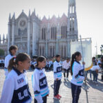 Con la mira puesta en lo más alto del podio, más de 400 deportistas leoneses fueron abanderados por la presidenta municipal Ale Gutiérrez.