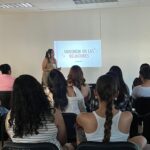 El mayor número de atenciones se concentra en mujeres de 21 a 50 años , de las cuales un 45% se dedica a trabajos domésticos