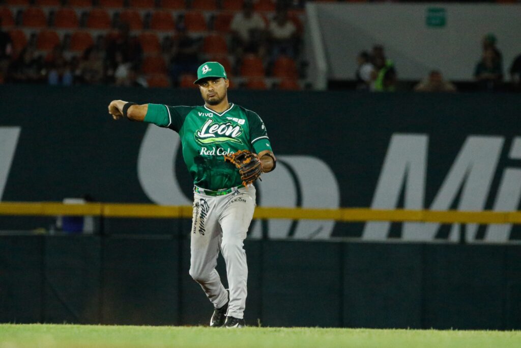 La ofensiva de Bravos de León no pudo descifrar el pitcheo rival, logrando apenas dos incogibles más en todo el encuentro.