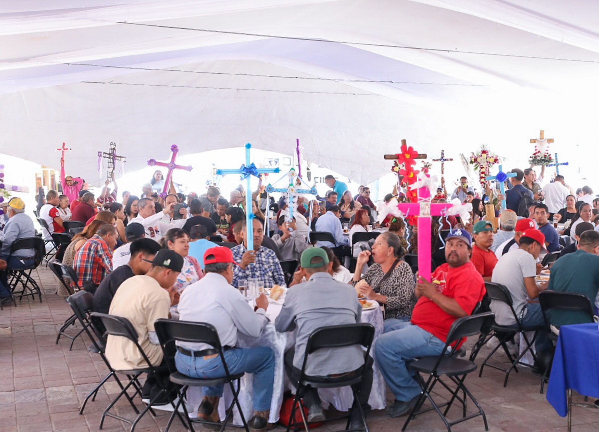 Este 3 de mayo, durante el Día de la Santa Cruz, se reconoció a quienes con pico, pala y corazón, hacen posible que la ciudad siga avanzando.