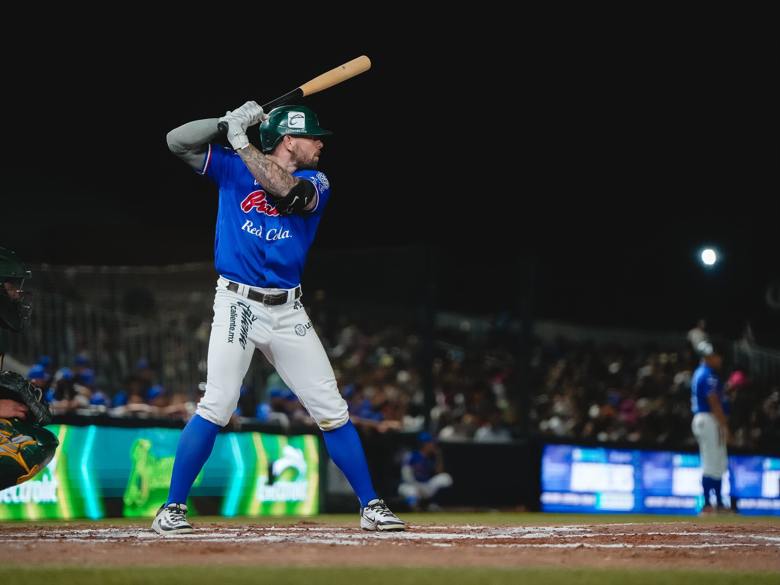 Los Bravos de León arrancaron la serie frente a Pericos de Puebla con el ímpetu de quien acaba de barrer a los Tigres,