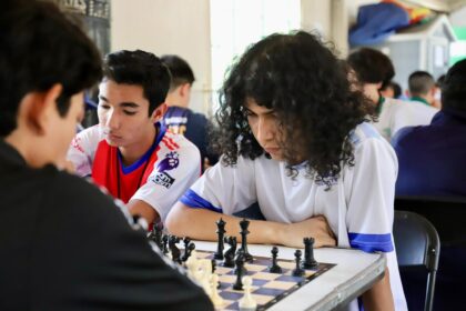 ESTUDIANTES